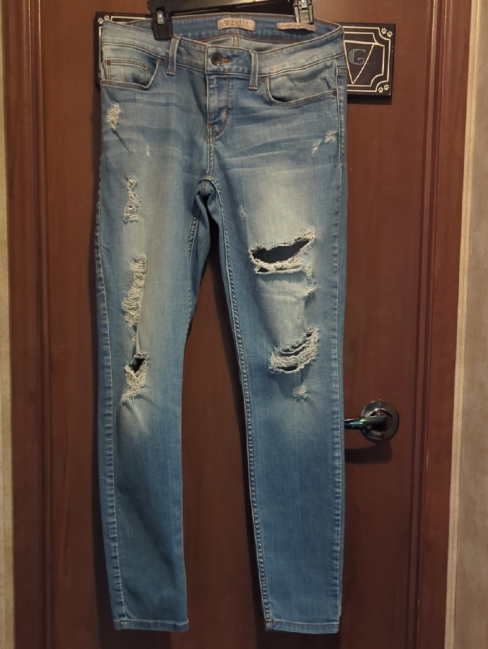 Guess Light Blue Distressed Women’s Skinny Jeans